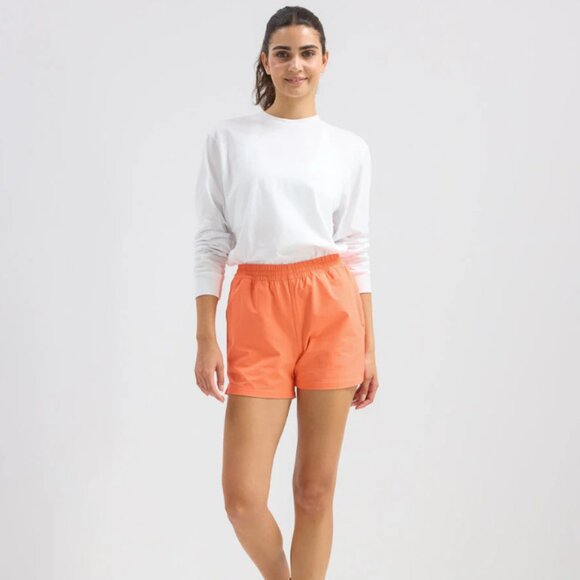 Outdoor Voices Pants - Outdoor Voices RecTrek 4” Short in Camellia Pull-on Zippered Pockets Stretch